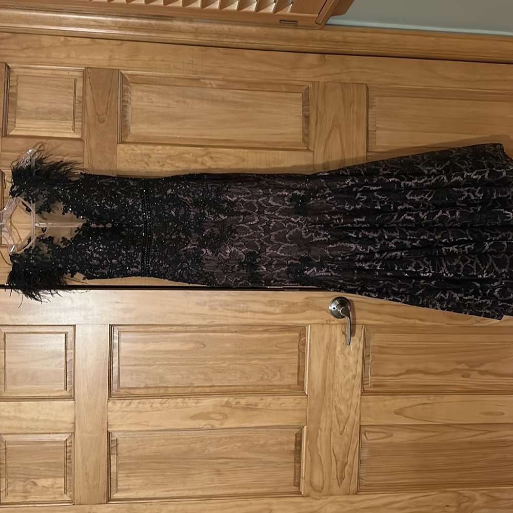Mac Duggal evening gown size 2 - Picture 2 of 5